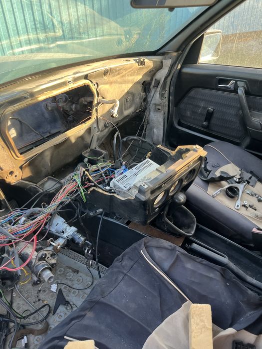 Mersedes E190 запчясть