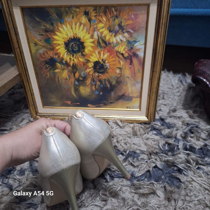 Дамски обувки в златисто