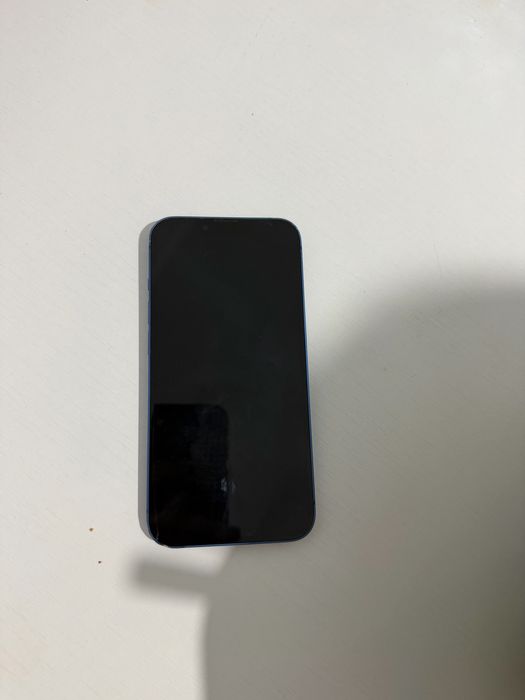 Продам Iphone 13