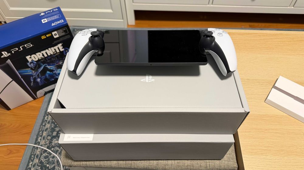 Playstation 5 Slim Digital 1 TB + Playstation Portal