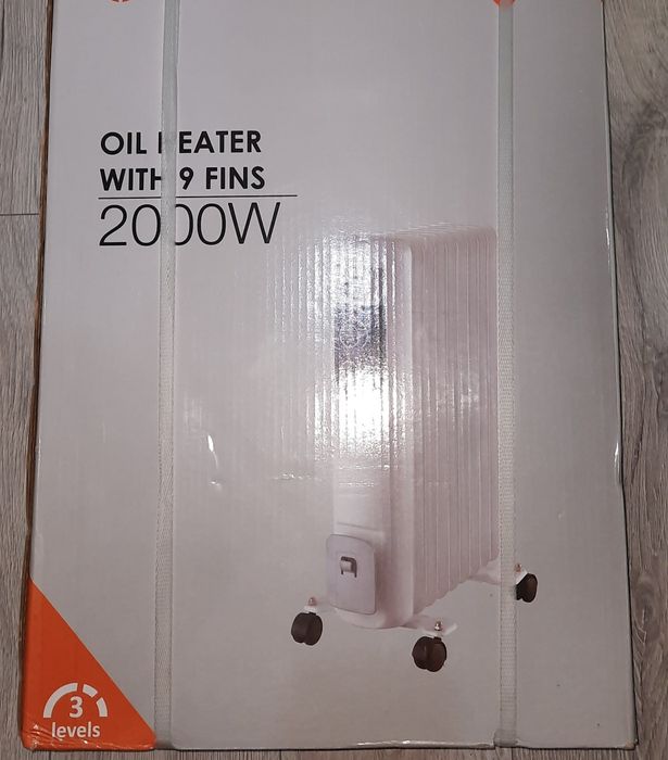 Calorifer electric 2000W, 9 elementi,3 trepte,Termostat reglabil,Nou!