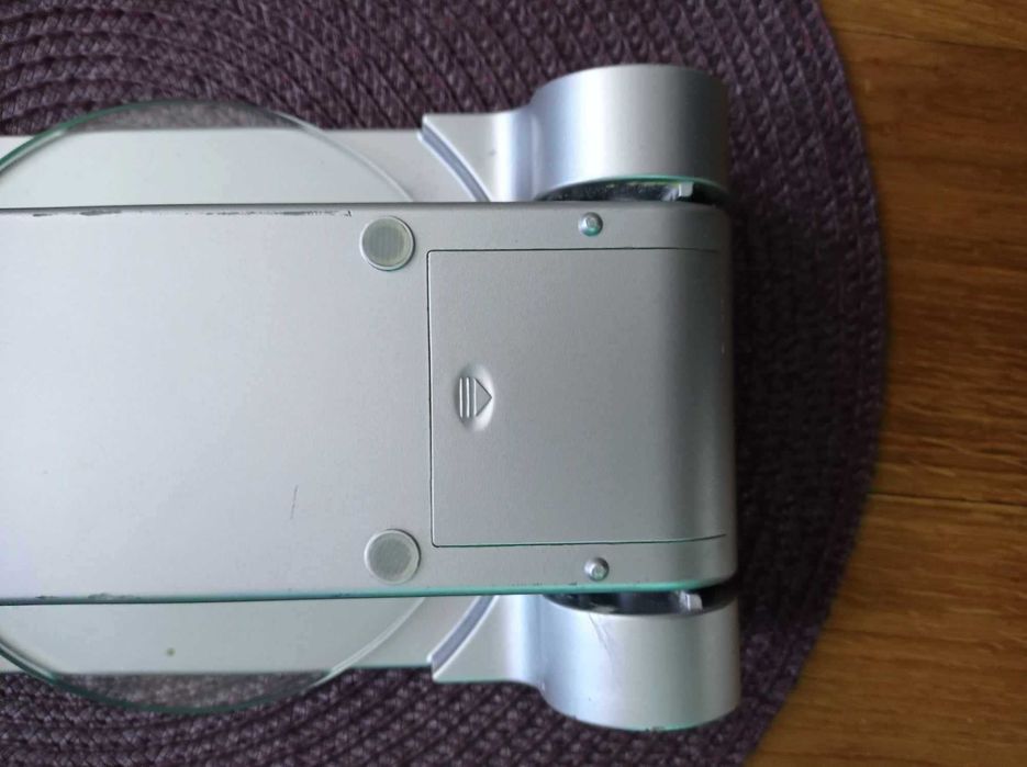 Домакинско кантарче с часовник