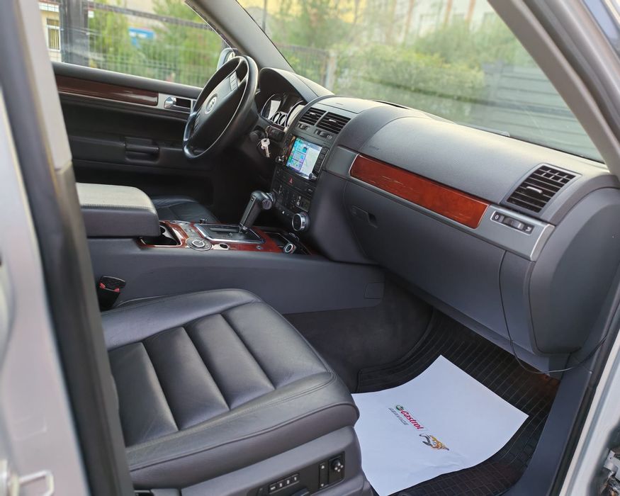 VW Touareg 2.5, automat, perne, full.