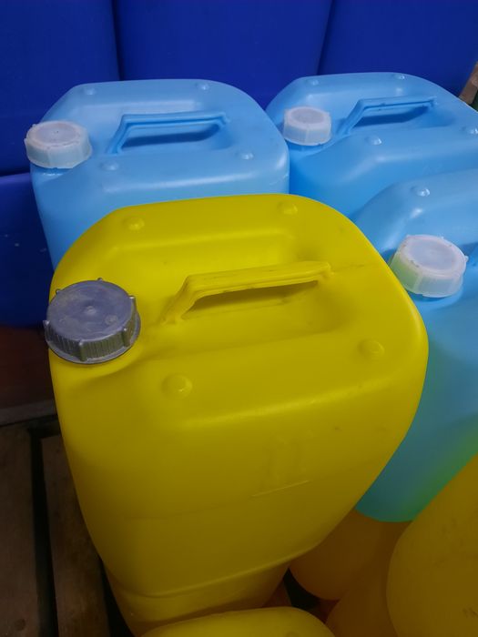 Канистра продам из пластика