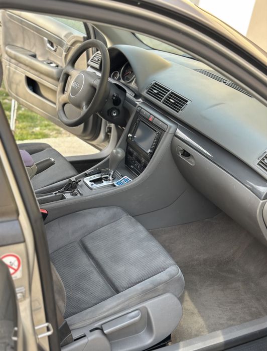 AUDI A4 0 — imagine 5