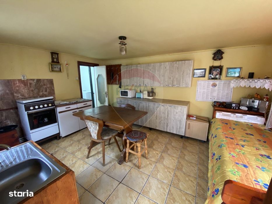 Casă la țară în comuna Laslea