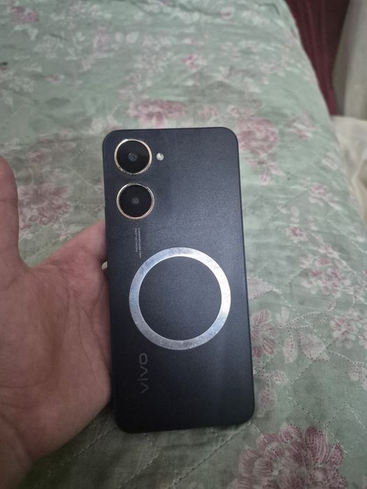 Vivo Y03 128 гб..