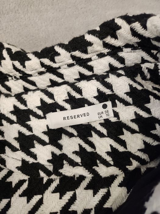Черно-бяло яке Reserved