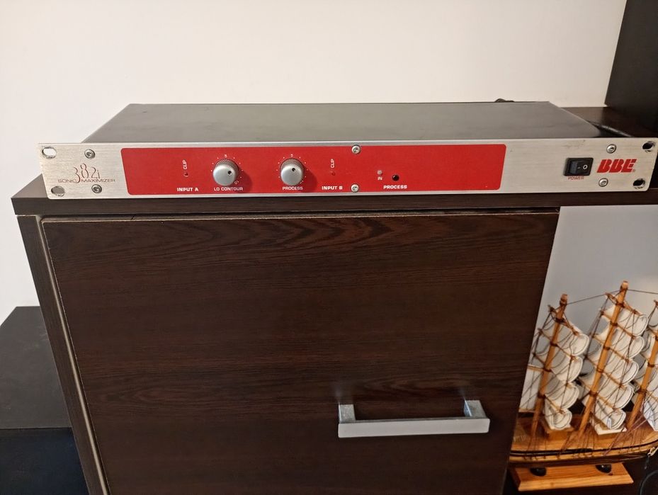 Vând procesor sonic maximizer BBE 382i