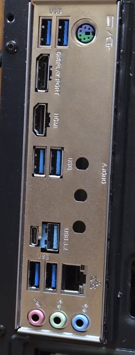 AMD R7 3700X / Asrock X570 Pro 4 / 32GB DDR4 / Sursa  Seasonic 620w