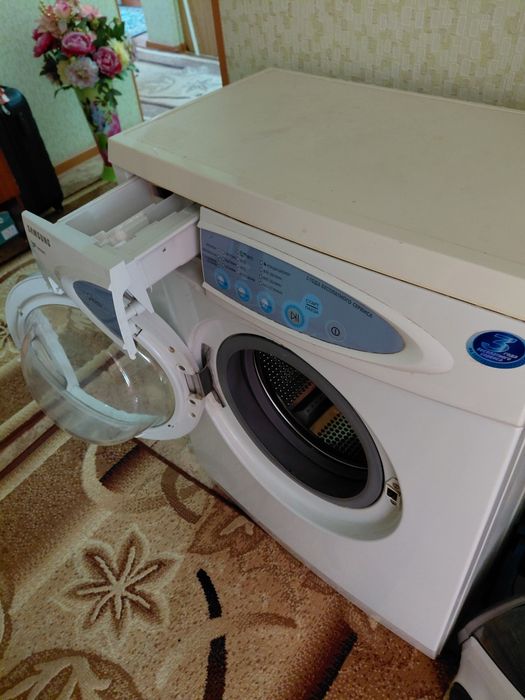 Стиральная машина Самсунг.