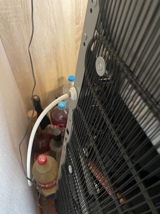 Диспенсър за вода(свързване към водопровод с компресор )