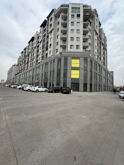 Dehqon bozor oldida 3 xona 80 kv 105 000$