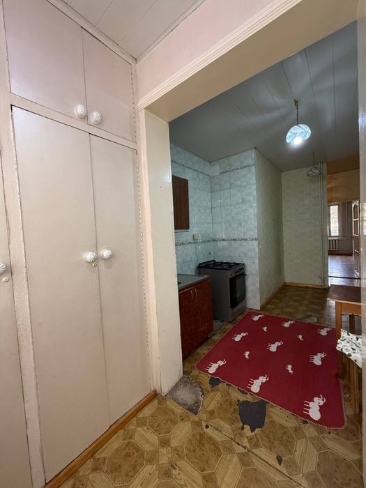 Юнусабад-2 квартал (ор-р: Суд) 3х комнатная, первый этаж