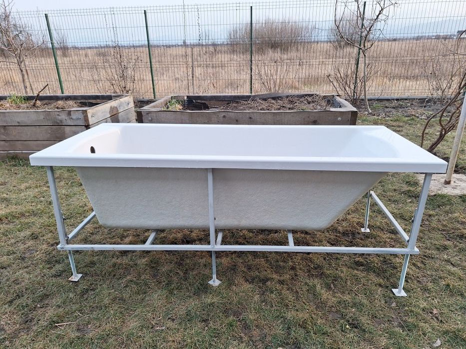 Cada Cersanit cu cadru metalic