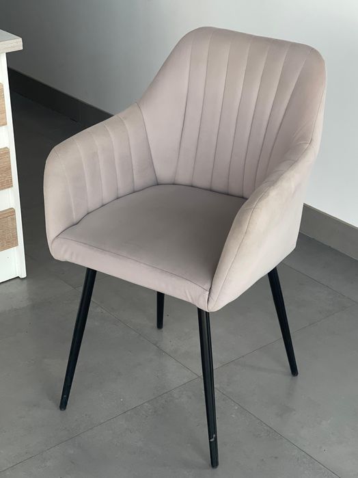 Продам столы и стулья