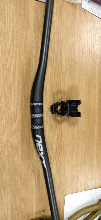 Карбоново кормило RACE FACE NEXT 20 RISER 35x760 carbon/stealth