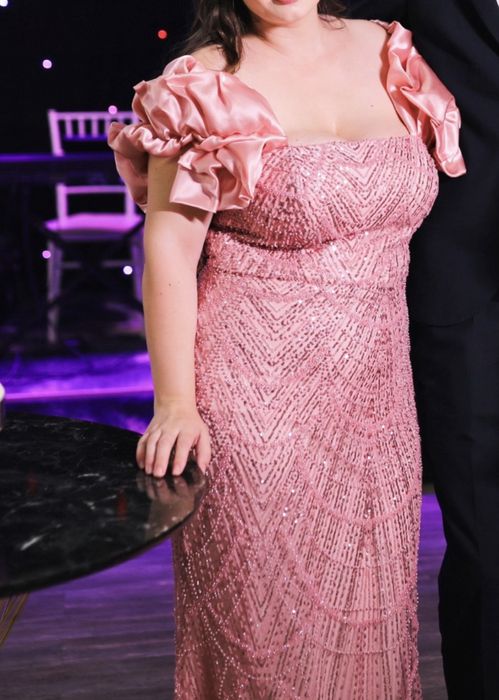 Rochie de seara ( tip bijuterie) cu perle si paiete