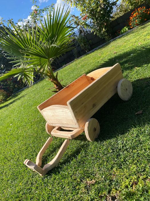 Само сега Декоративни колички и каручки