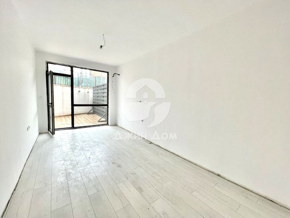 Продава се Тристаен апартамент в Приморско - 82 кв.м за 1061 €/кв.м - Снимка #8