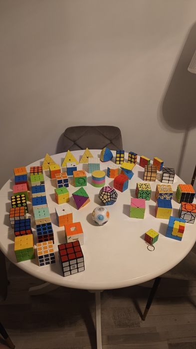 Colecție cuburi Rubik și cuburi similare