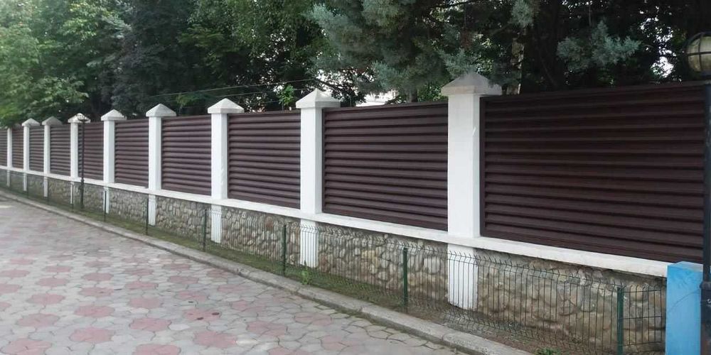 Garduri din panou stil jaluzele, sipca metalica, tabla si alte modele