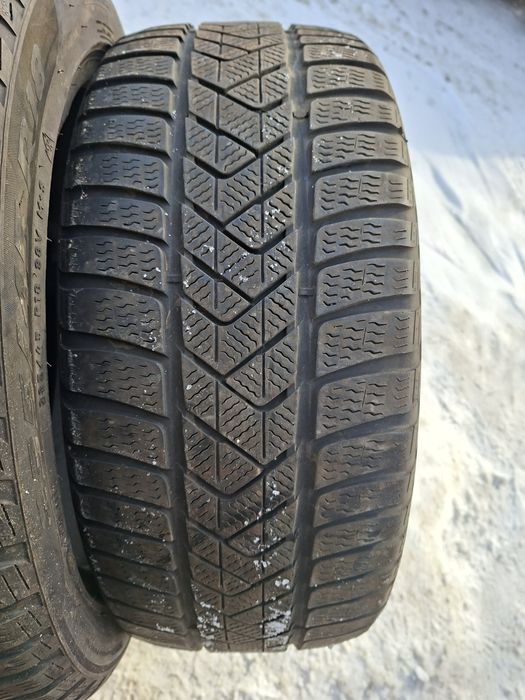 Продам шины 235/45/18 пирелли