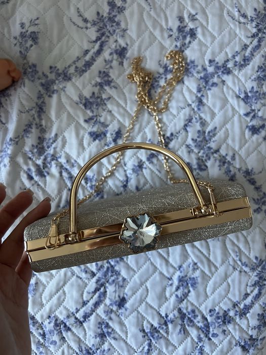 Златна официална чанта