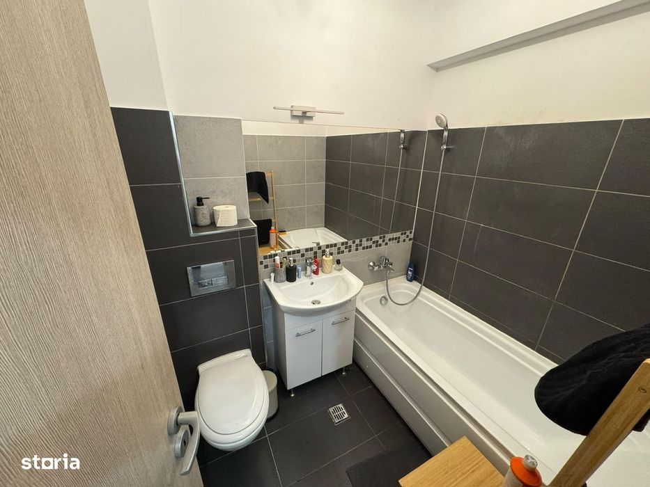 3 camere Semidecomandat | 2 bai | Parcare | Mobilat Utilat | Curte