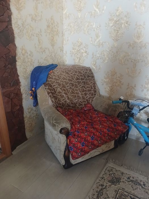 Продаются диван срочно нормальном состоянии