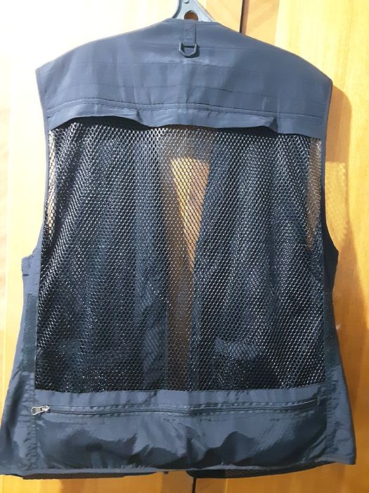 Продам новую безрукавку