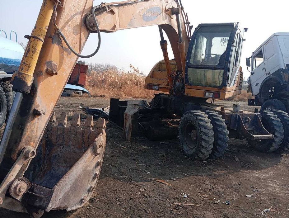 Samsung ekskvator sotiladi