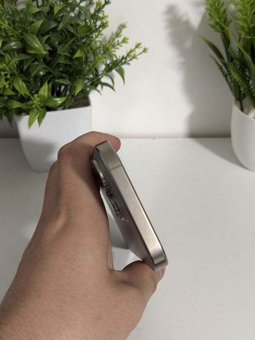 Iphone 16 pro nou pentru !! piese !!