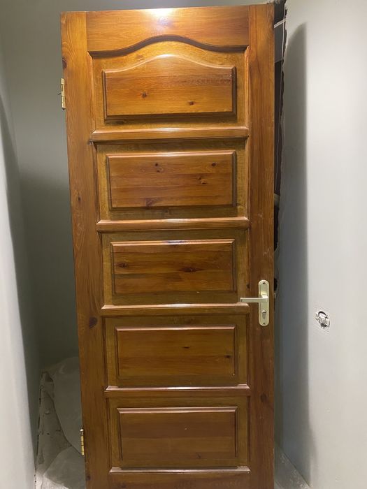 Дверь деревянная даром
