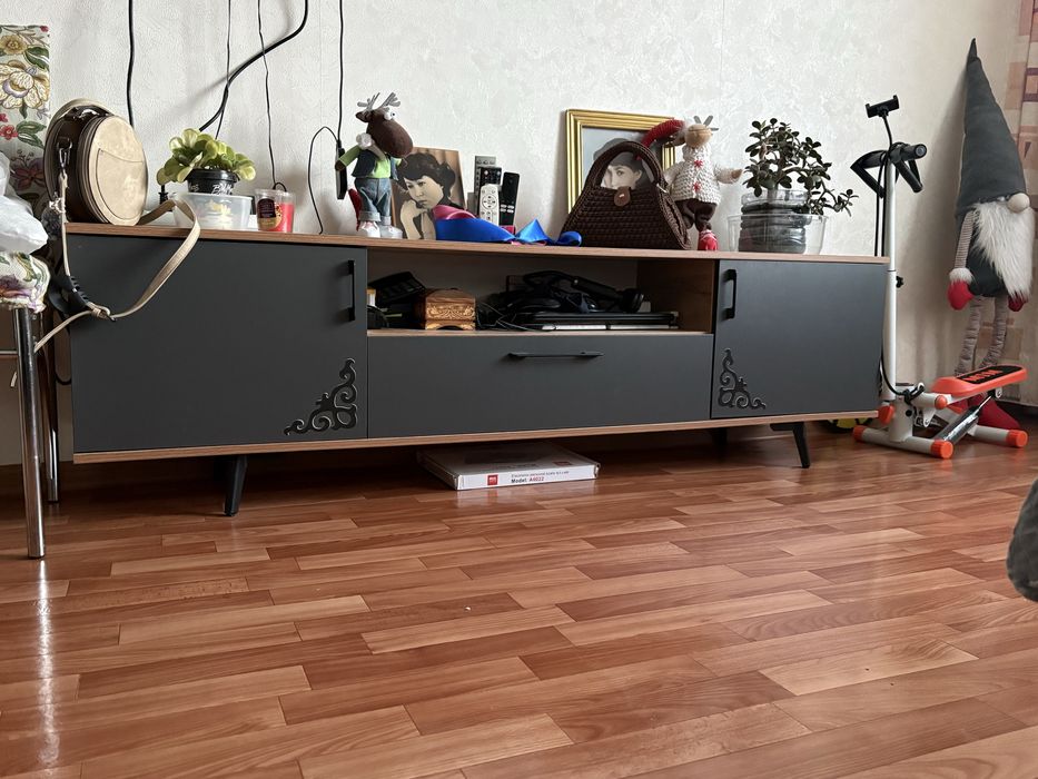 Продам наполную ТВ тумбу