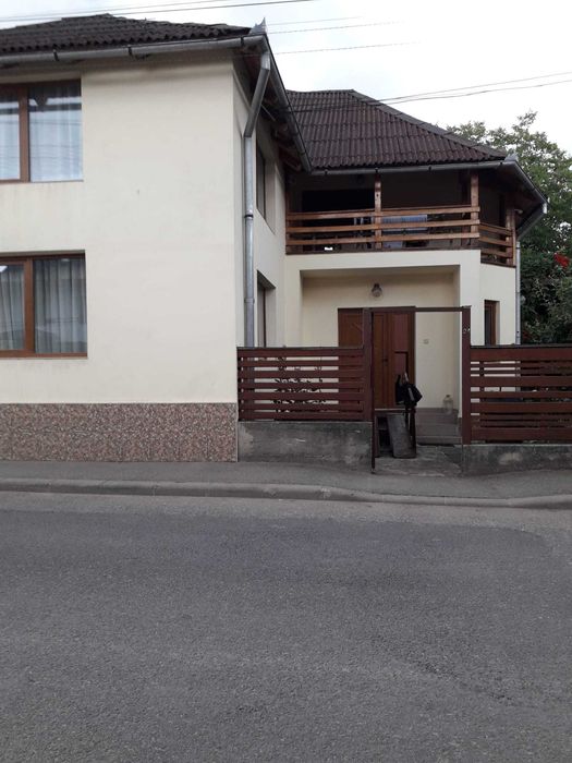 Casa individuala, teren si anexe, zona centrala