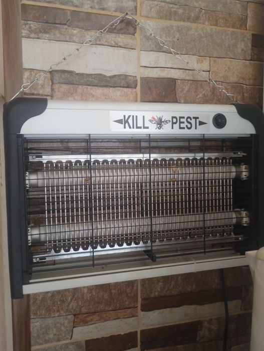 Lampă UV pentru insecte