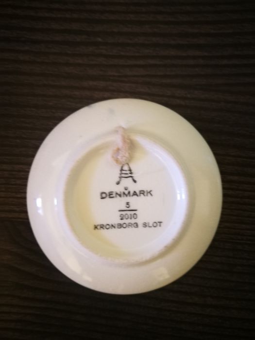 Малки декоративни чинийки