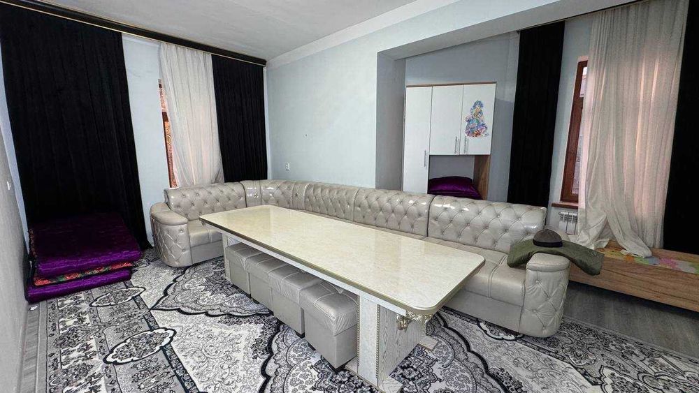 Фрунзиски Саёхат магазини 4 қаватда 2 хонали квартира сотилади.ID:1465