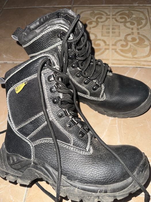 Спец обувь Продам