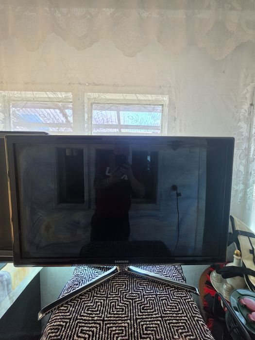 Vând tv smart samsung diagonală  1m