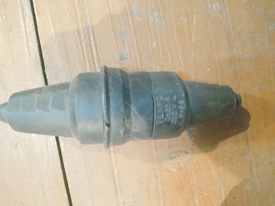 Продам силовой разъём 380V 3x25А 2000тг.