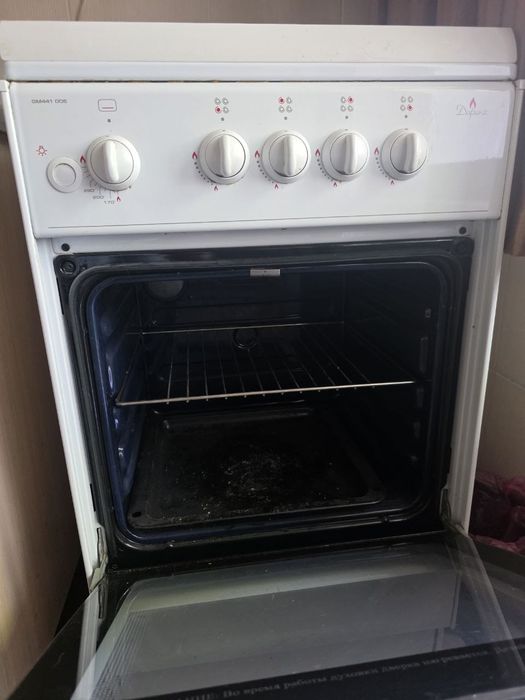 Срочно продаётся газ плита размеры 50х50