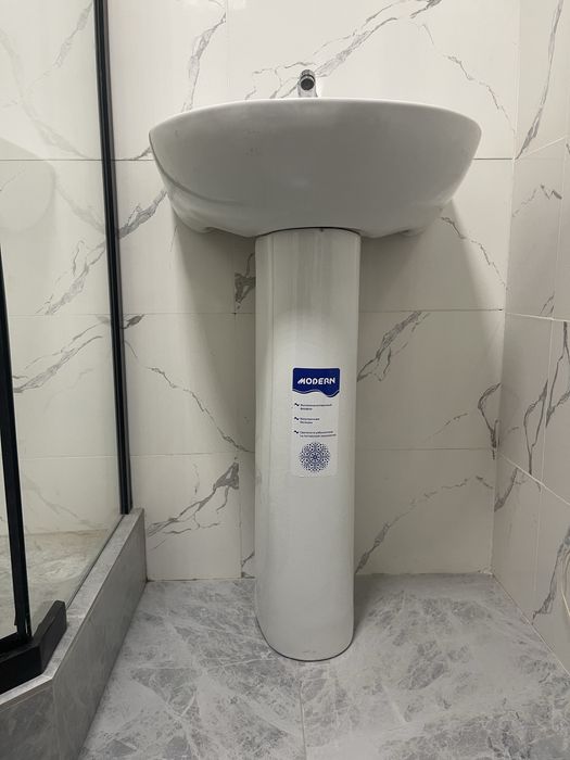 Раковина с пьедисталом Белая