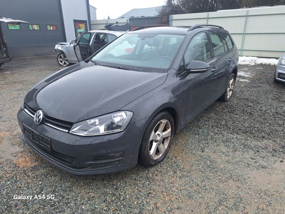 Dezmembrez VW Golf 7 break motor 1.6 CLBM cod culoare LI7F