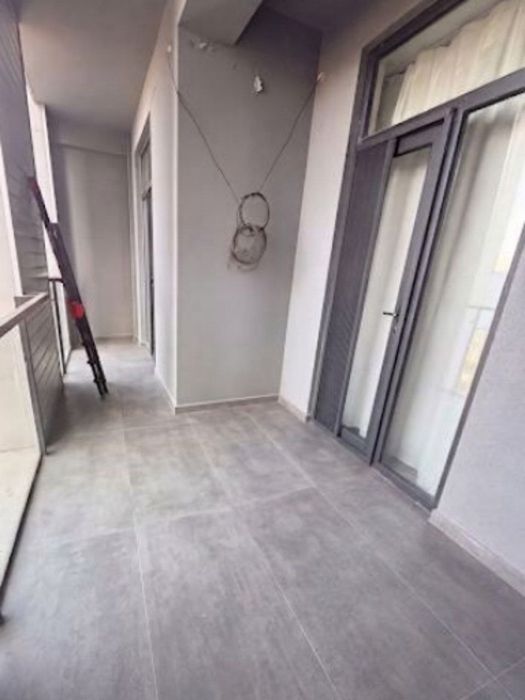 Срочно сдаётся 2 х комнатная в Новостройке на Максима Горького