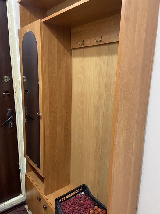 Продам шкаф, стенку, стол, прихожую