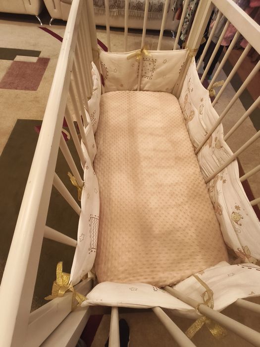 Продам детскую кроватку