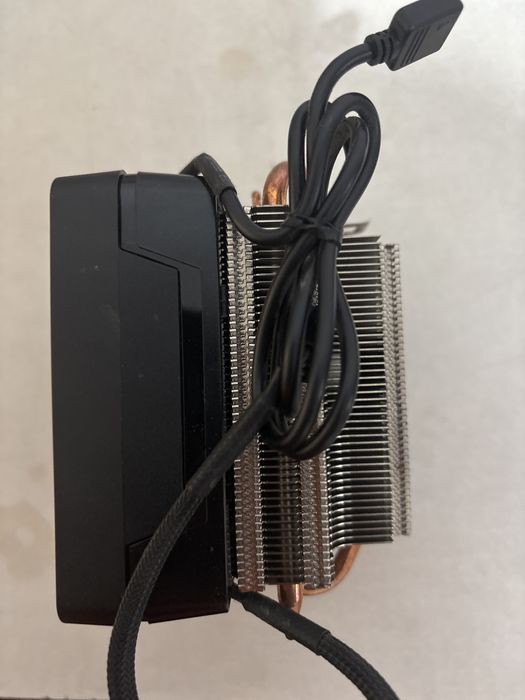 Боксовый куллер AMD Wraith prism