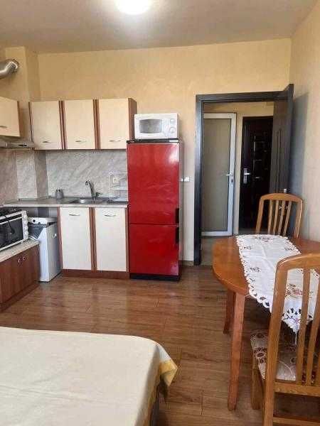 Дава се под наем Едностаен апартамент в Бургас, Лазур - 35 кв.м за 306 € - Снимка #1